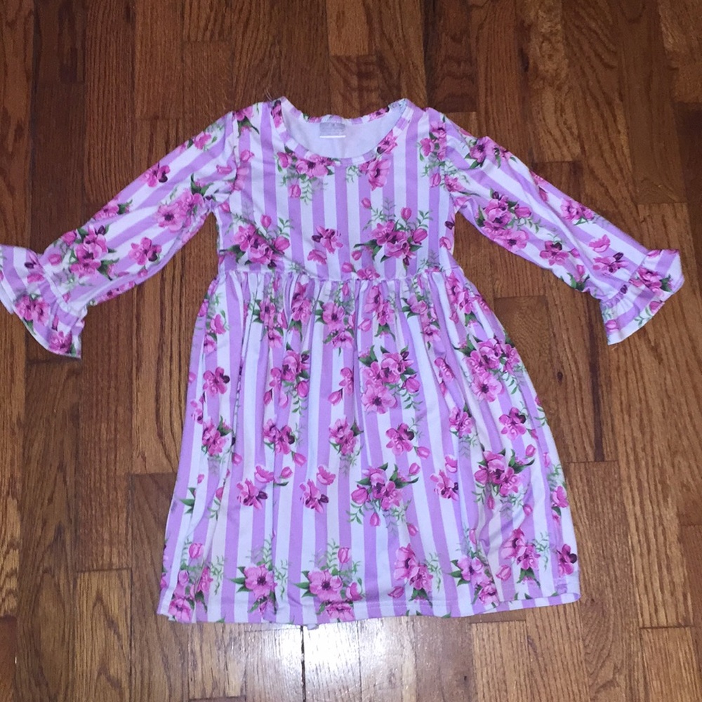 Girls dress - Size 4-5-6
